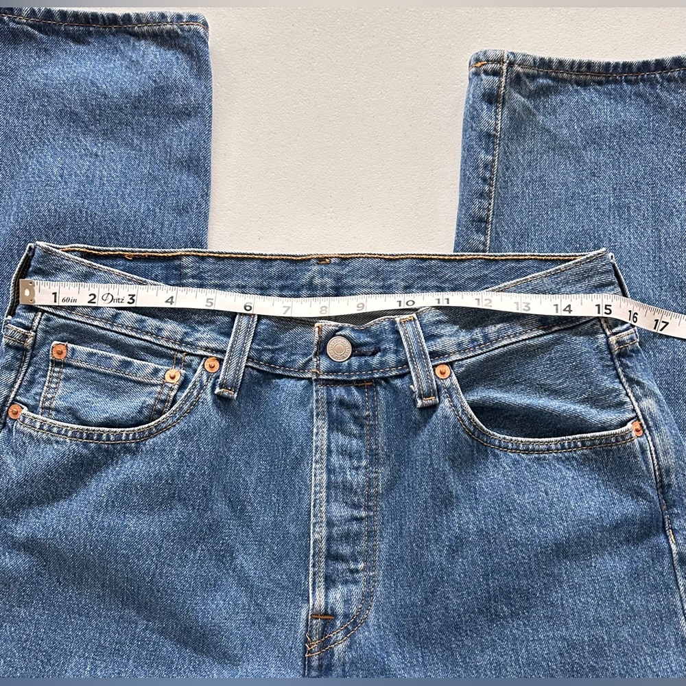 Levi’s 501 men’s jeans button fly medium washed size W32-L30 - Picture 9 of 13